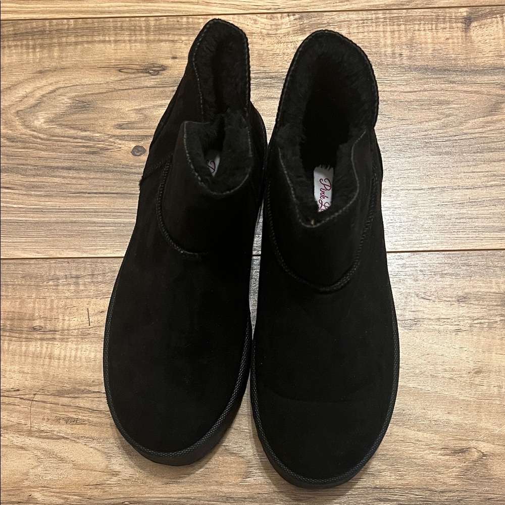 Pink Lily Black Suede Ankle Boots
